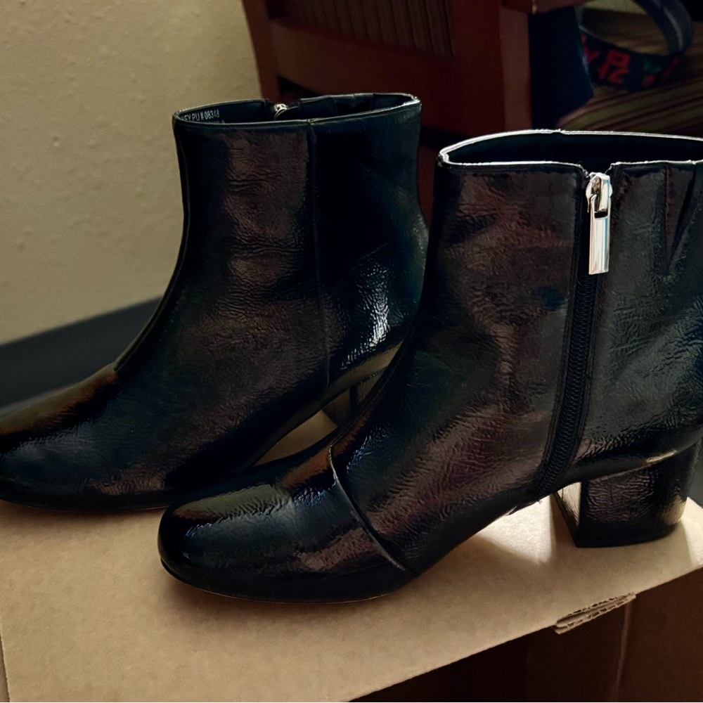 Comfortview Sidney Black Ankle Booties